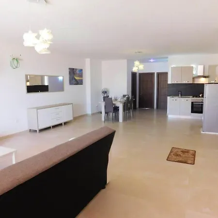 Bright With Sea View In - 120 Sqm * Ghajnsielem