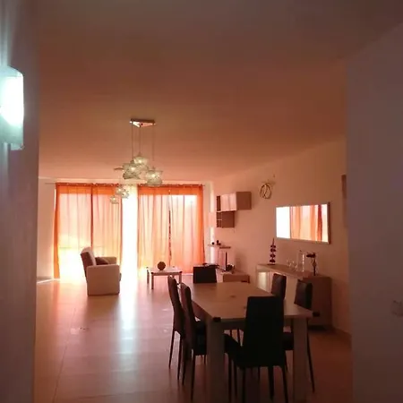 Bright With Sea View In - 120 Sqm Għajnsielem