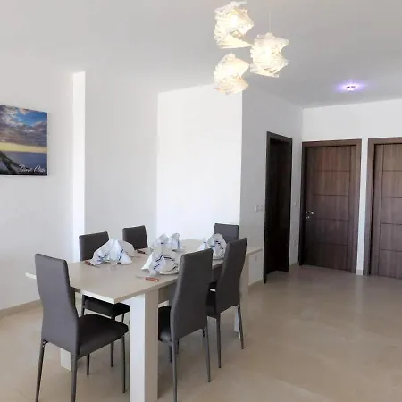 Bright With Sea View In - 120 Sqm Lejlighed