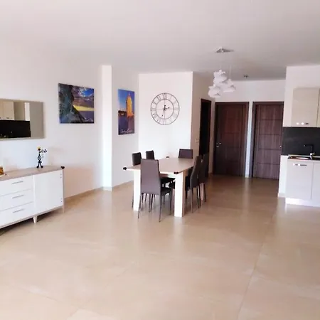 Bright With Sea View In - 120 Sqm Għajnsielem