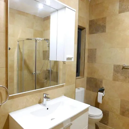 Lejlighed Bright With Sea View In - 120 Sqm Għajnsielem