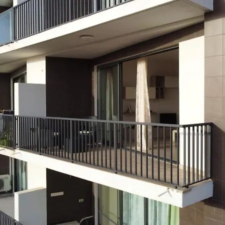 Bright With Sea View In - 120 Sqm Ghajnsielem